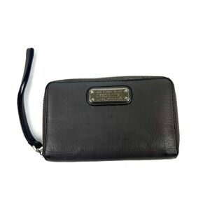 Marc Jacobs Classic Q Wingman Wallet Wristlet Mushroom Gray Clutch Organizer